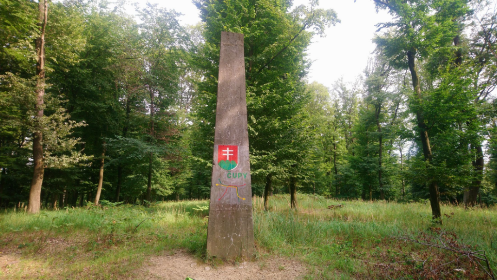 2025 - 12) Čupy - obelisk