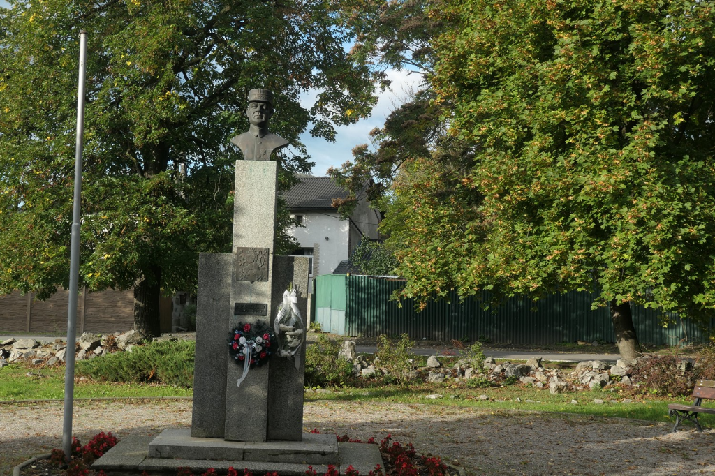 Slovenské Nové Mesto-busta M.R.Štefánika