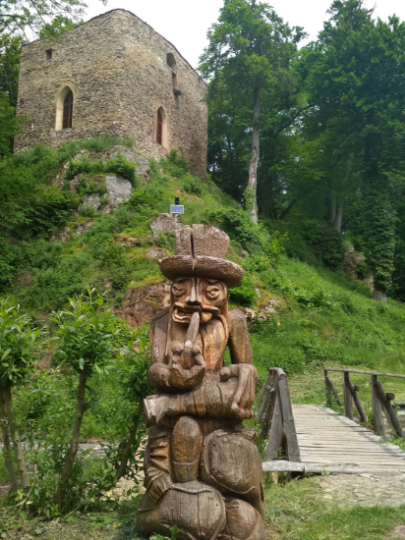 20 zřícenina hradu Salon Březina
