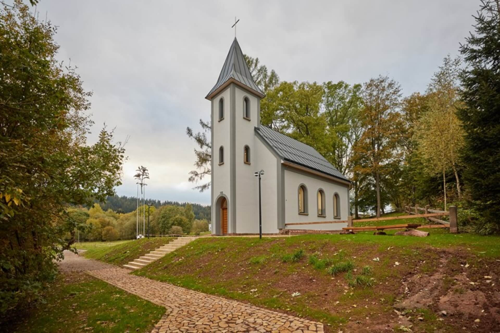 Kaple sv. Josefa ve  Slavětíně