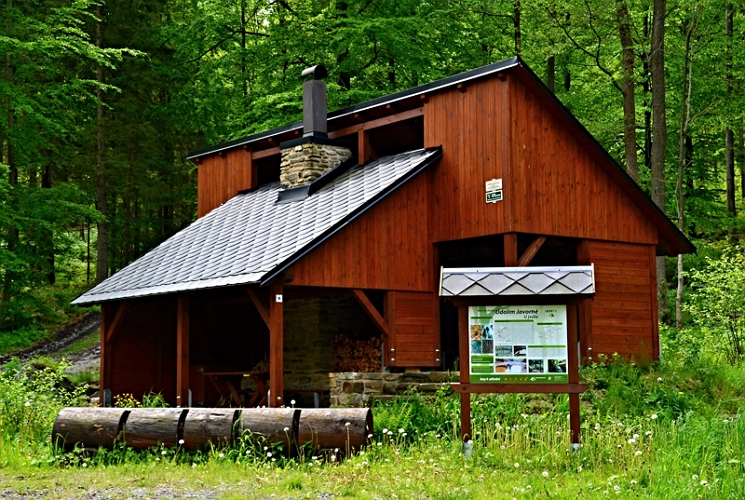 Přístřešek Líhně