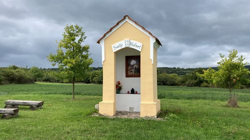 2025*Výklenková kaple sv. Huberta Valeč - Jeřeň, Karlovarský kraj, Česko