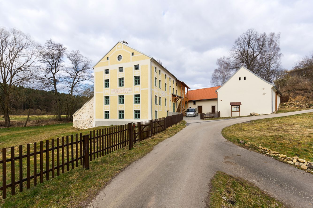 Holubovský mlýn
