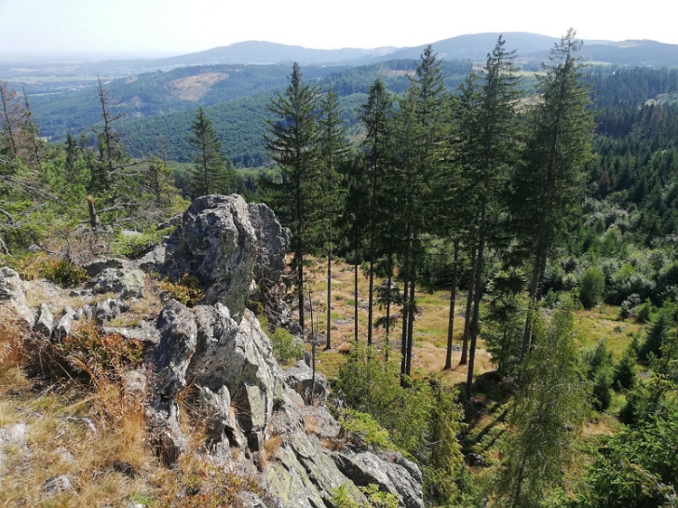 Skály pod Bleskovcem