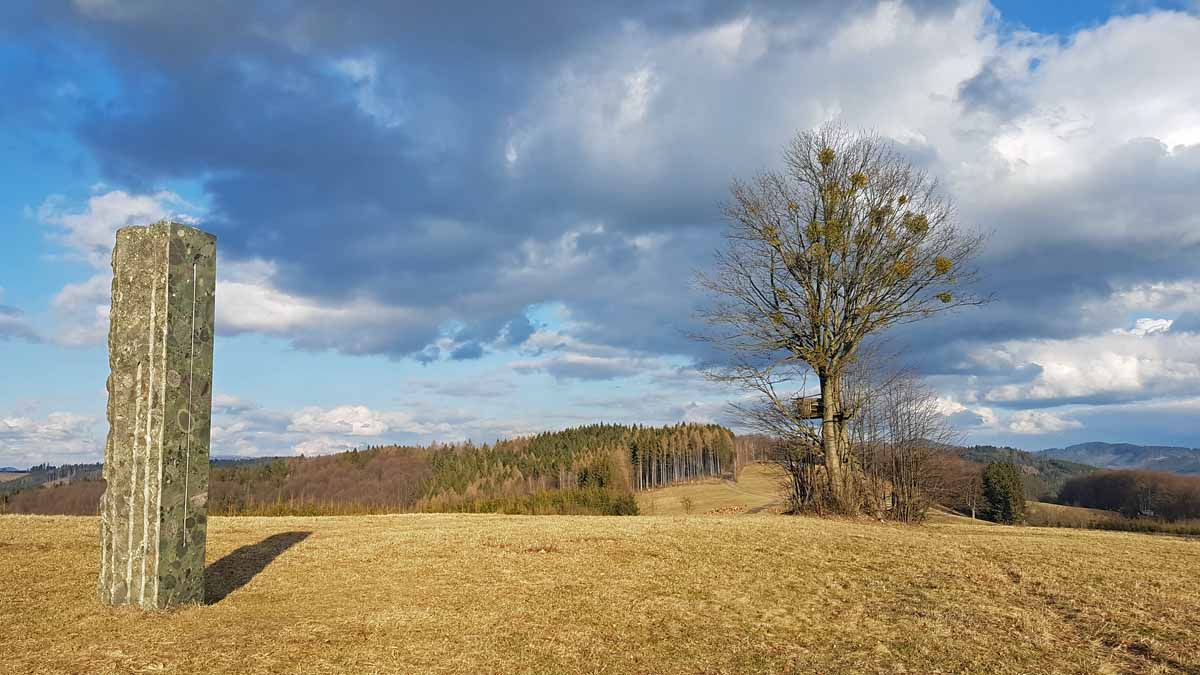 Obelisk 18. poledník Nad Kotrly