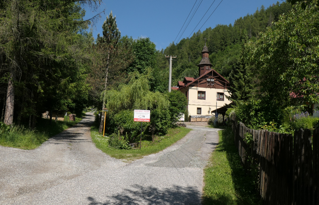 Roztoky, pôvodné banícke bytové domy
