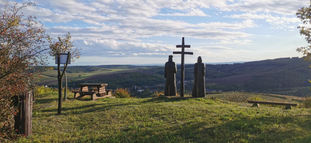 2025 - 20) Vyhlídka Boleradice – Sousoší sv. Cyrila a Metoděje